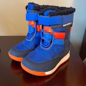Brand new Snow winter Toddler/Baby Merrell Boots in size 6 toddler. Runs small.